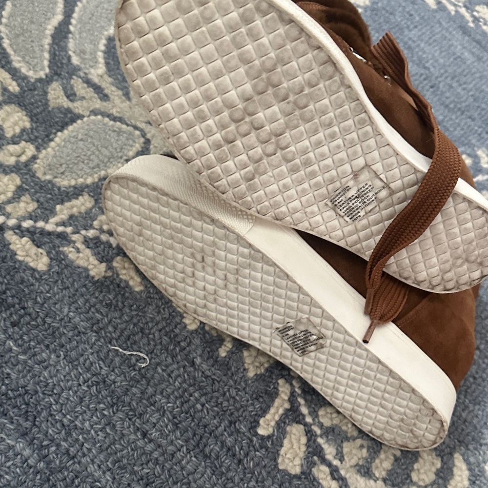 Steve Madden Brown Fur-Lined Sneakers - Picture 5 of 6